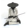 Pêcheur assis en céramique raku