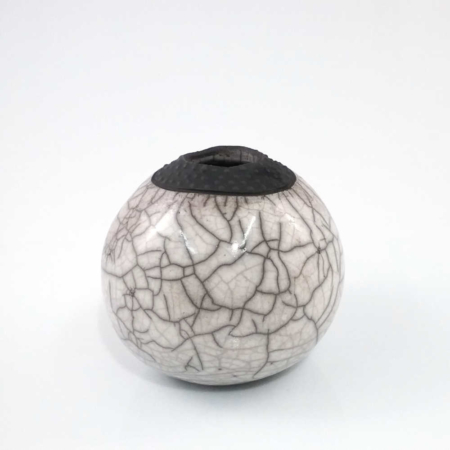 Vase boule en céramique raku - blanc